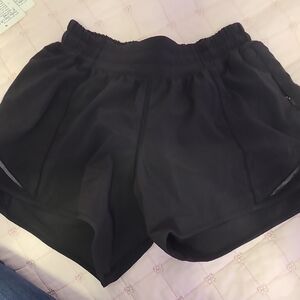 Lululemon Hotty Hot LR 4" Black Shorts